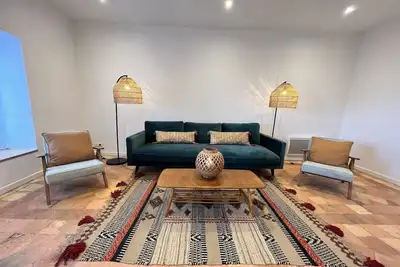 Image de Maison à Ballon près du circuit Le Mans