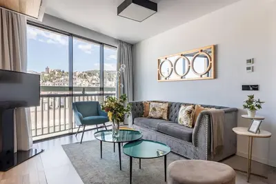 Image de ChezmoiHomes Luxury Alhambra Penthouse Collection Morayma