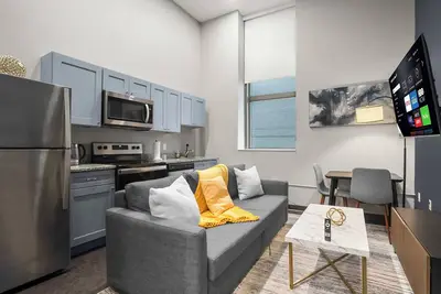 Image de CozySuites Modern 1br in Downtown Pitts #3