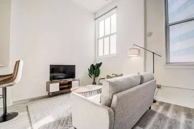 CozySuites - 2br with Direct Skybridge Access #8