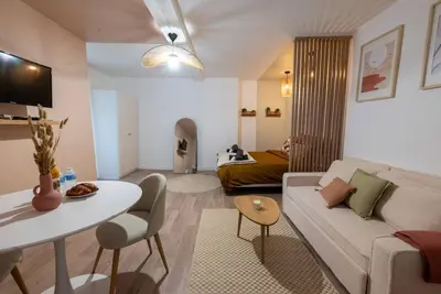 Image de Magnifique Studio rénové centre-ville 3pers wifi