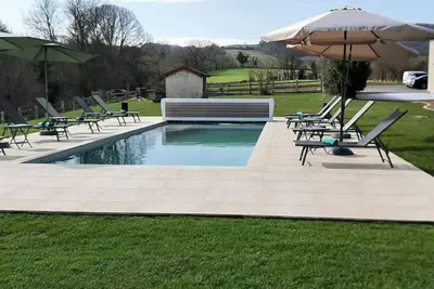 Gîte de luxe avec piscine privée 14 pers Clécy