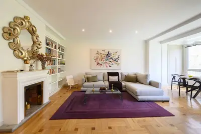 Image de 3 Chambres + 2 Salles de bain et studio avec cuisine pour le petit déjeuner au coeur de Madrid