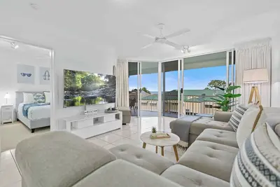 Image de Palm + Sea – 50 m to Trinity Beach • Pool • Wi-Fi