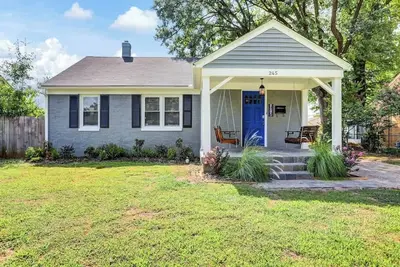 Image de Large Tiger's Den @ Liberty Park