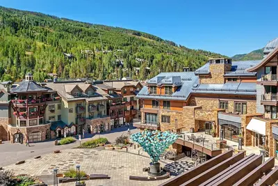 Image de Luxury 1 Bedroom Residence in Vail Village - Walk to Lift, Indoor Pool & More!