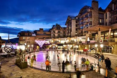 Image de Luxury 3 Bedroom + Den Residence in Vail Village - Indoor Pool, Walk to LIft!