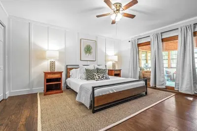 Image de Cottage on Chestnut S