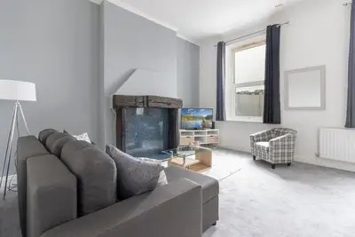 Image de Spacious 3 Bedroom Flat-Appartement-Salle de bain privée