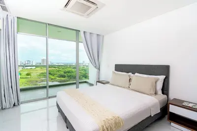 Image de Beachfront apartment + wifi + swimming pool