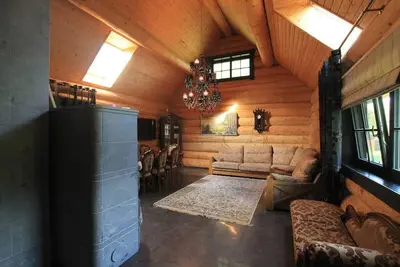 The gorgeous log house, that brings out the smile!