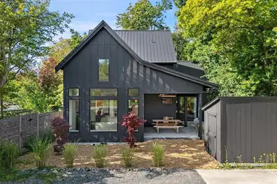 Image de The Black Squirrel in Fairhaven: Boho-Modern Home Near Trails & Town