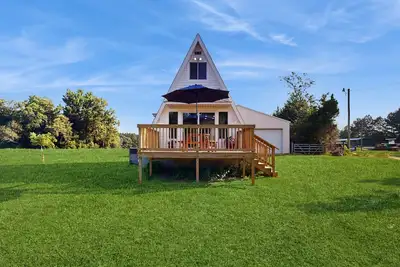 Image de A-frame cabin near Lake Murray with deck & kitchenette - dog friendly