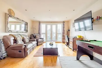 Image de Beautiful flat w/ balcony, pool table & 55\" Tv
