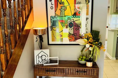 Image de Matriarch Manor-Chic Comfort Near Base + Pool Access