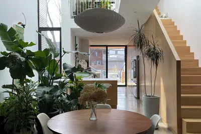 Image de Luxury Family Home Near Beaches & Parks | Sleeps 9 | Chef’s Kitchen & Yard