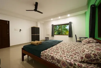 Image de Ac Room Overlooking Garden in a Villa