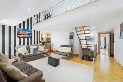 Image de New! 4br in Parkfield Road