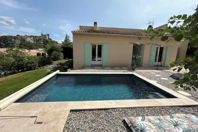 Image de Villa with pool and castle view