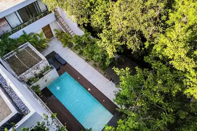 Image de Spacious 6-bedroom villa in charming Tulum, secure neighborhood, close to beach