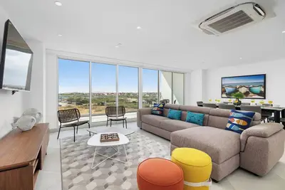 Image de A360. E21 - New Luxury 3-Bedroom Condo at Eagle Beach