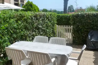 Image de Appartement à 50m de la mer dans résidence avec piscine