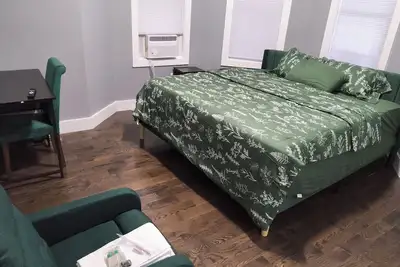 Image de Spacious 4-bedroom apartment, 4bed 2 bath each in perfect Newark with Ac, WiFi