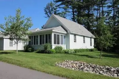 Image de Cottages at Summer Village, fully furnished cottage, Wi-fi, heated pools, hot tub