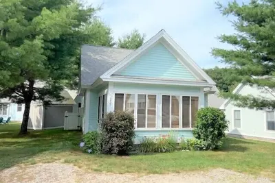 Image de Cottages at Summer Village, fully furnished cottage, Wi-fi, heated pools, hot tub