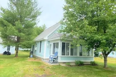 Image de Cottages at Summer Village, fully furnished cottage, Wi-fi, heated pools, hot tub