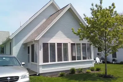 Image de Cottages at Summer Village, fully furnished cottage, Wi-fi, heated pools, hot tub