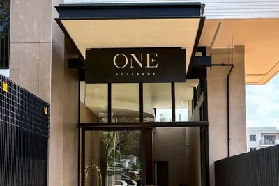 Image de A stunning family friendly apartment in the heart of Rosebank Johannesburg.