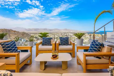 Image de Stunning Views, Luxury Penthouse, Private Jacuzzi!