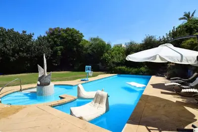 Image de Sunny Coastal villa, luxury gateway!