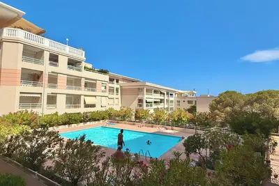 Image de Appartement 2 chambres avec garage – Golfe-Juan – Vue piscine