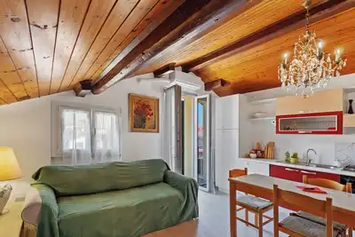 Image de Appartement \"Comodo, Pratico E Tranquillo\" avec vue sur les montagnes, Wi-Fi et climatisation