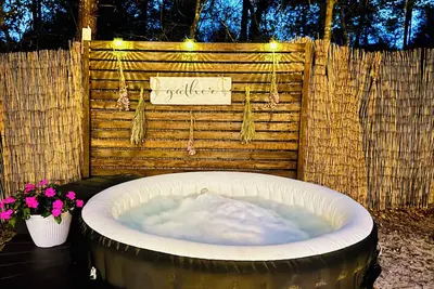 Image de Personal Campsite:  Ac, inflatable Hot Tub, WiFi, Fire Pit, Outdoor Shower & Bbq