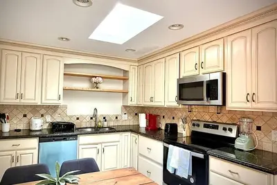 Image de Fremont - 6 bedroom 3 bath