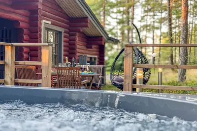 Image de Villa Pihlajanmarja – Stunning Log Villa on a Waterfront Estate