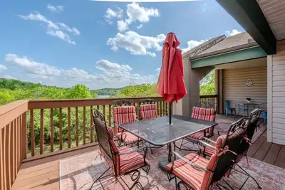 Image de 2br Penthouse ~ Near Sdc ~ Pool ~ Free Tickets Included! (Gf17-5)