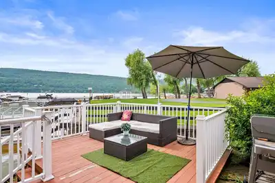 Image de Lake House | Walking Distance to Town | Sleeps 10
