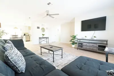 Image de Modern 4-Bedroom Getaway – Close to Las Vegas Strip, Lv Airport, & Lake Mead