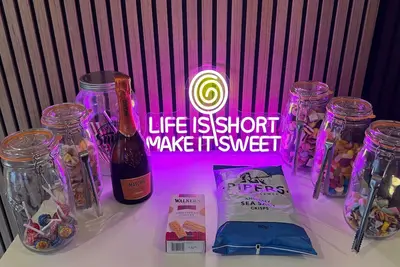 Image de Ultra-Central Loft Penthouse Sky Sports & Movies