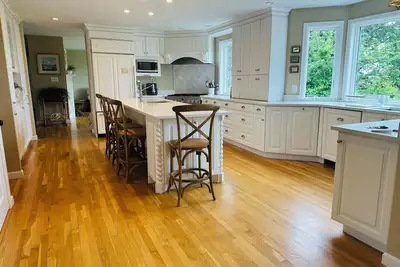 Image de Spectacular West Barnstable Cape cod home on Great Marsh