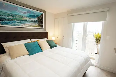 Image de Miraflores Luxury Stay | Up to 8 Guests | Parking | Near Kennedy & HuacaPucllana
