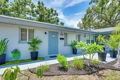 Image de Outdoor Entertainment! Central Clearwater Condo