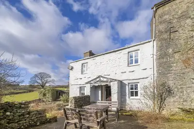 Image de Drawell Cottage -  Cottage on a working farm with splendid views