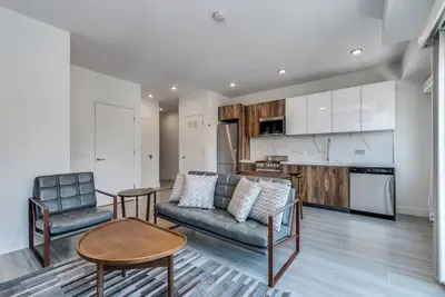 Image de New - Luxury 2 Bedroom / 2 Bathroom with Balcony