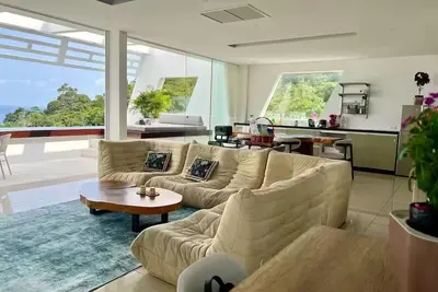 Luxurious infinity pool villa with seaview