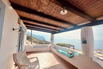 Image de Homerez - Maison à Malfa, vue mer.